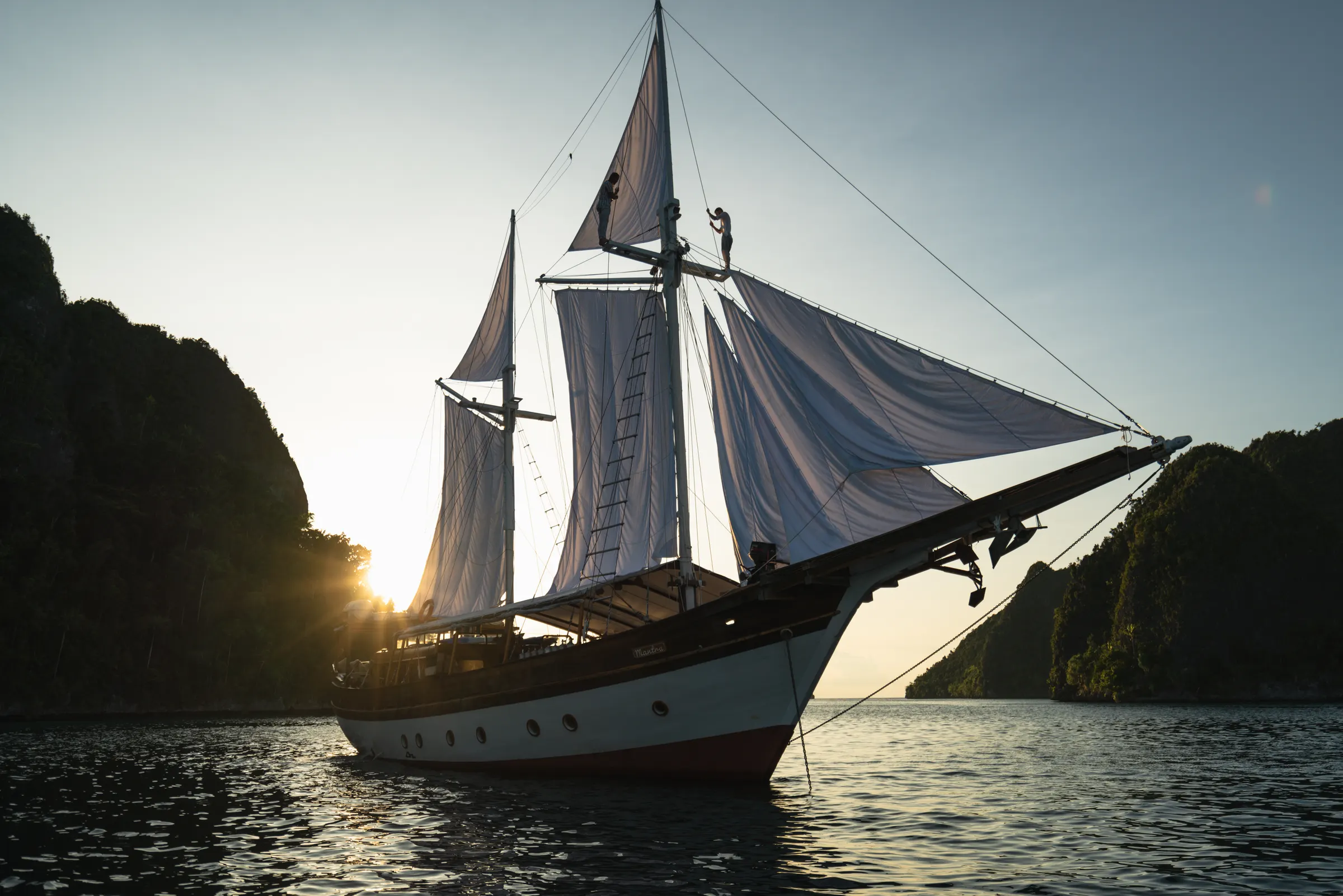 Anne Bonny charter yacht mewah Indonesia