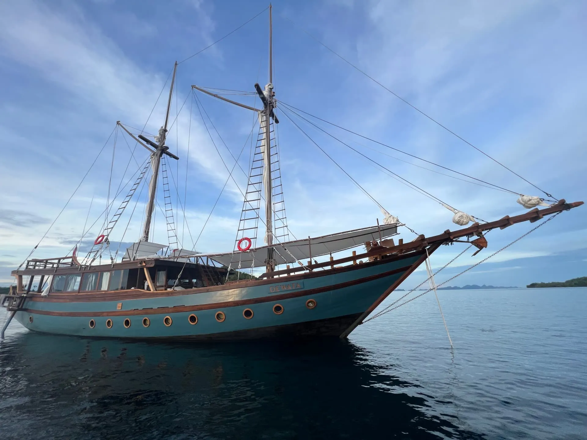 Dewata yacht photo 6