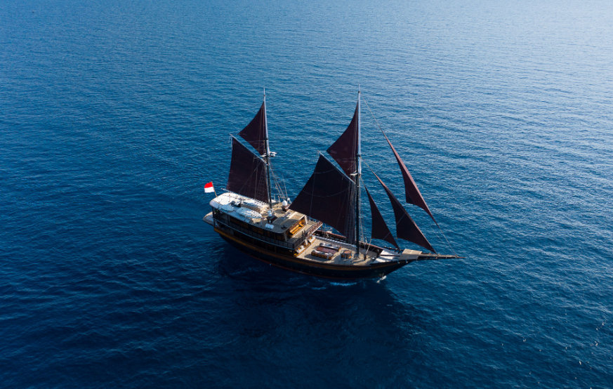Dunia Baru yacht photo 3