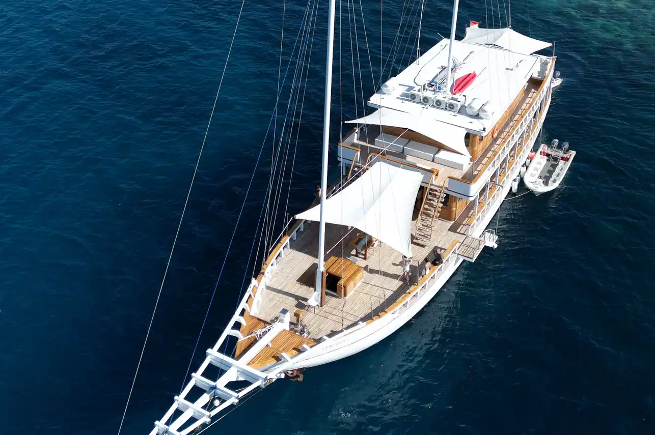 Fenides yacht photo 3