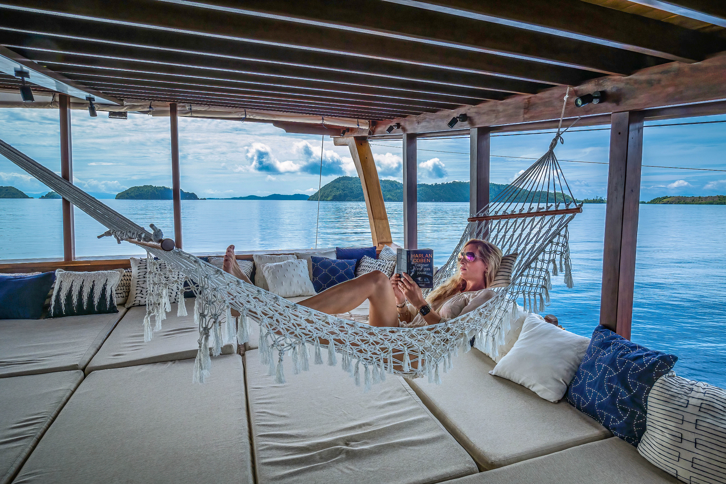 Majik yacht photo 3