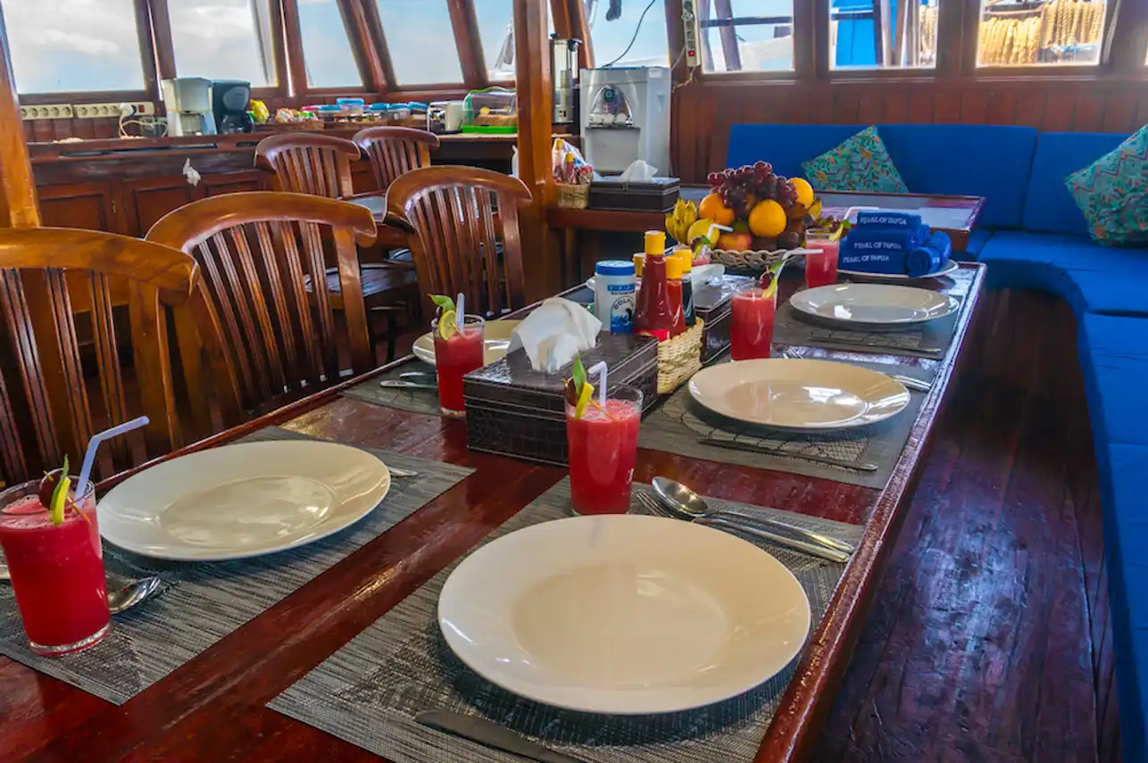 Pearl of Papua yacht photo 4