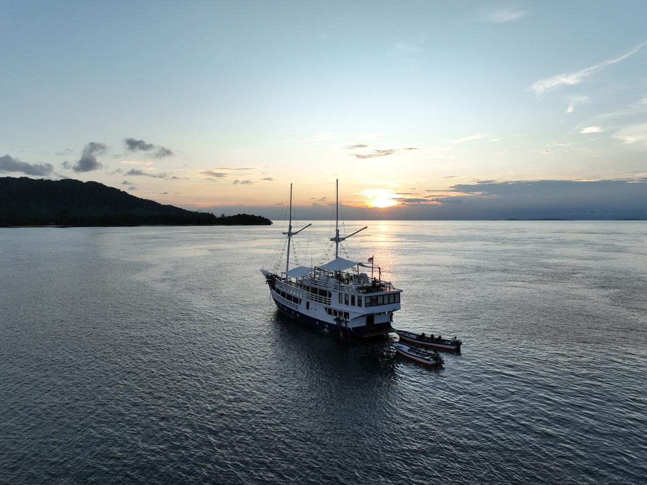 Pearl of Papua yacht photo 2