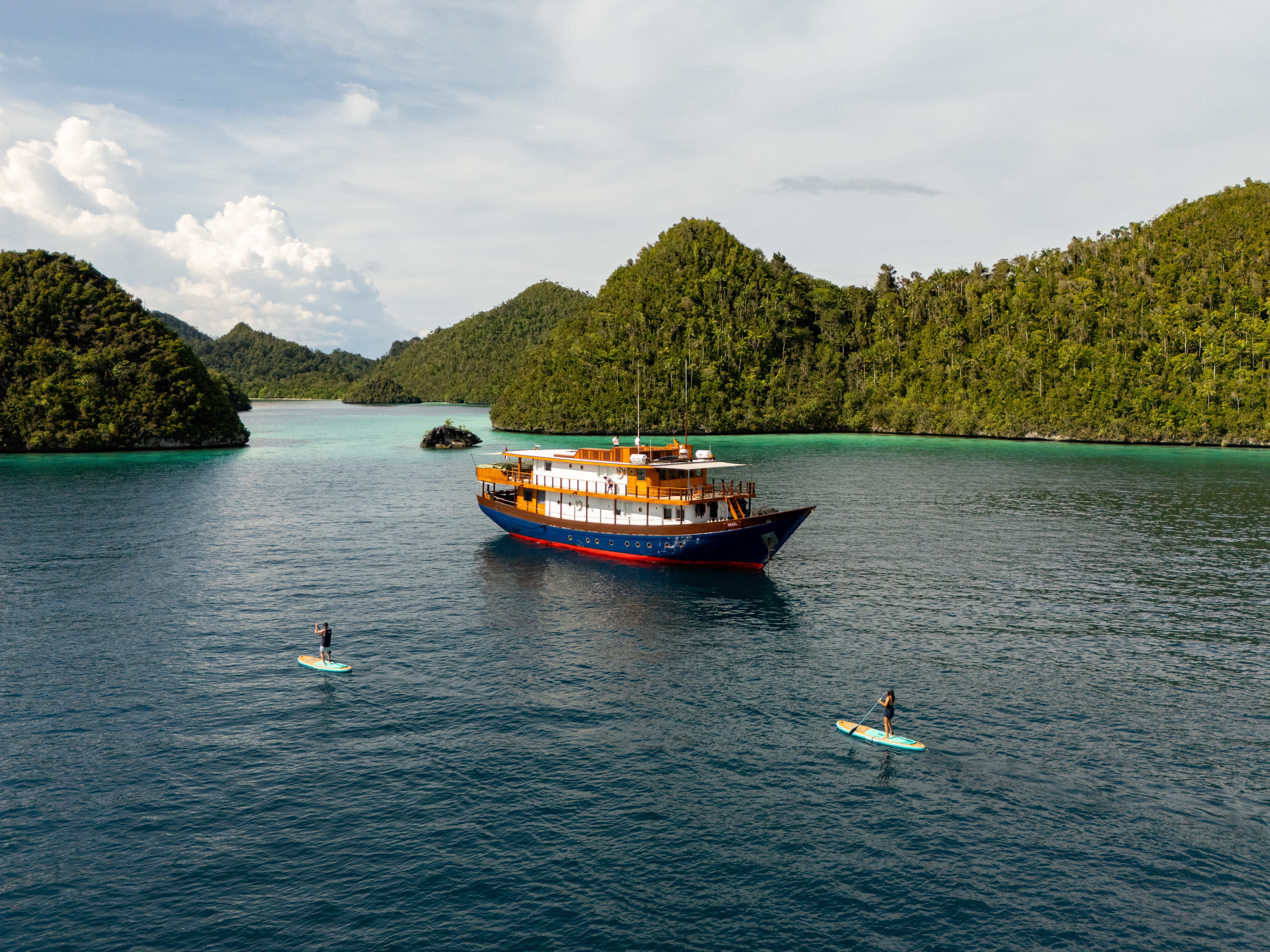 Rebel yacht photo 6