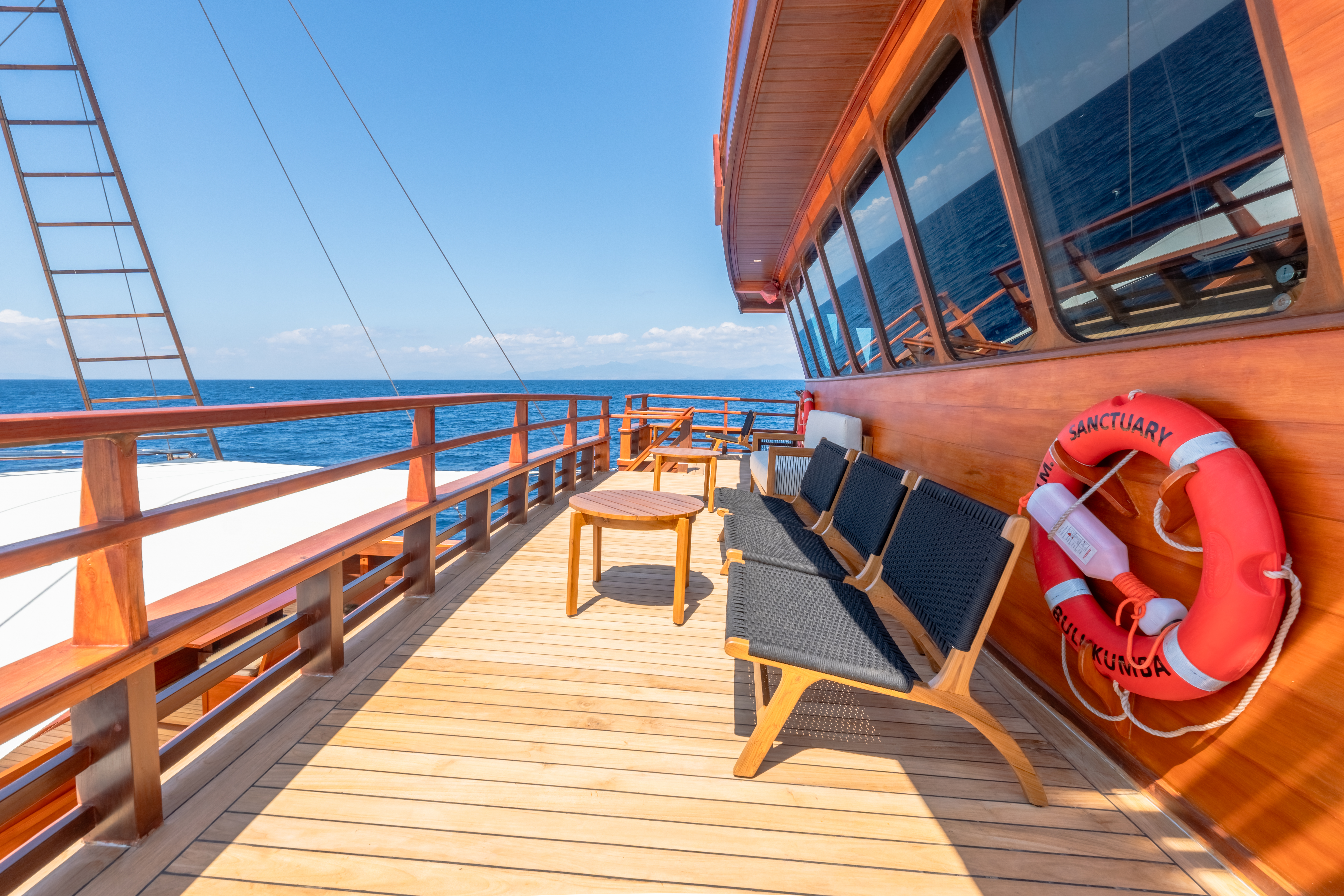 Sanctuary yacht photo 3