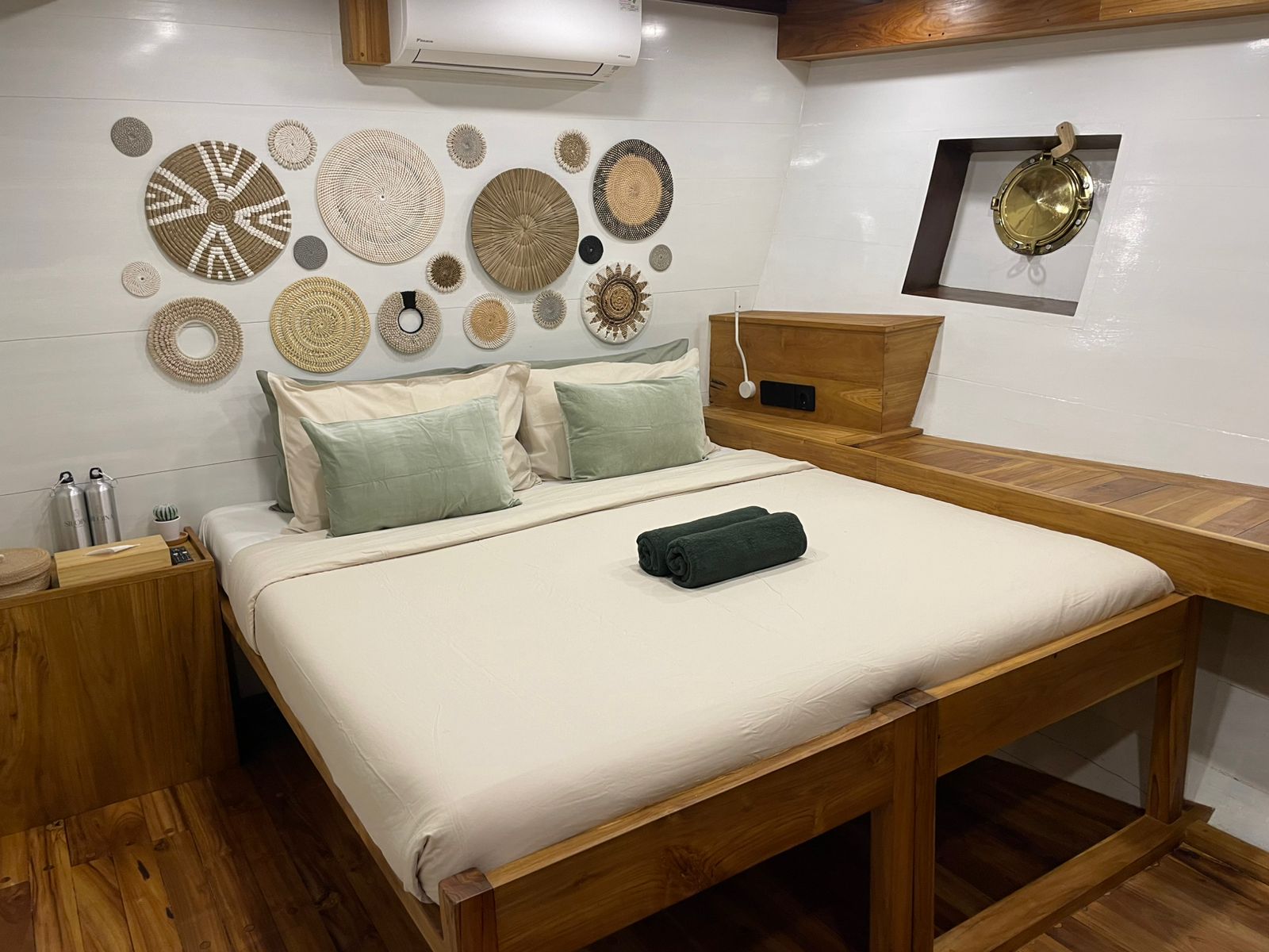 Siloina I & II yacht photo 3