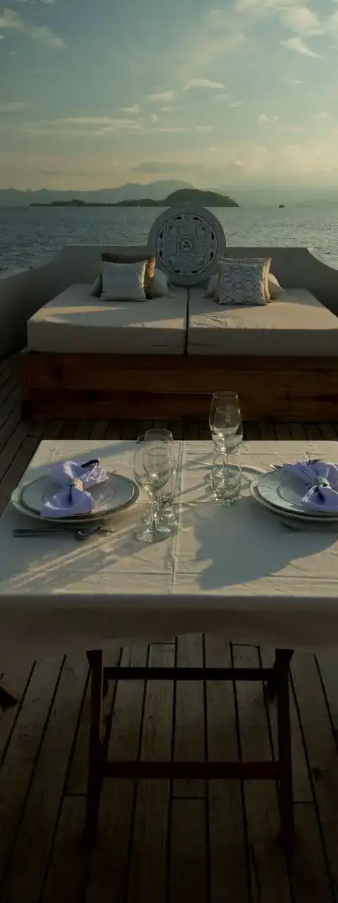 Alexa dining photo