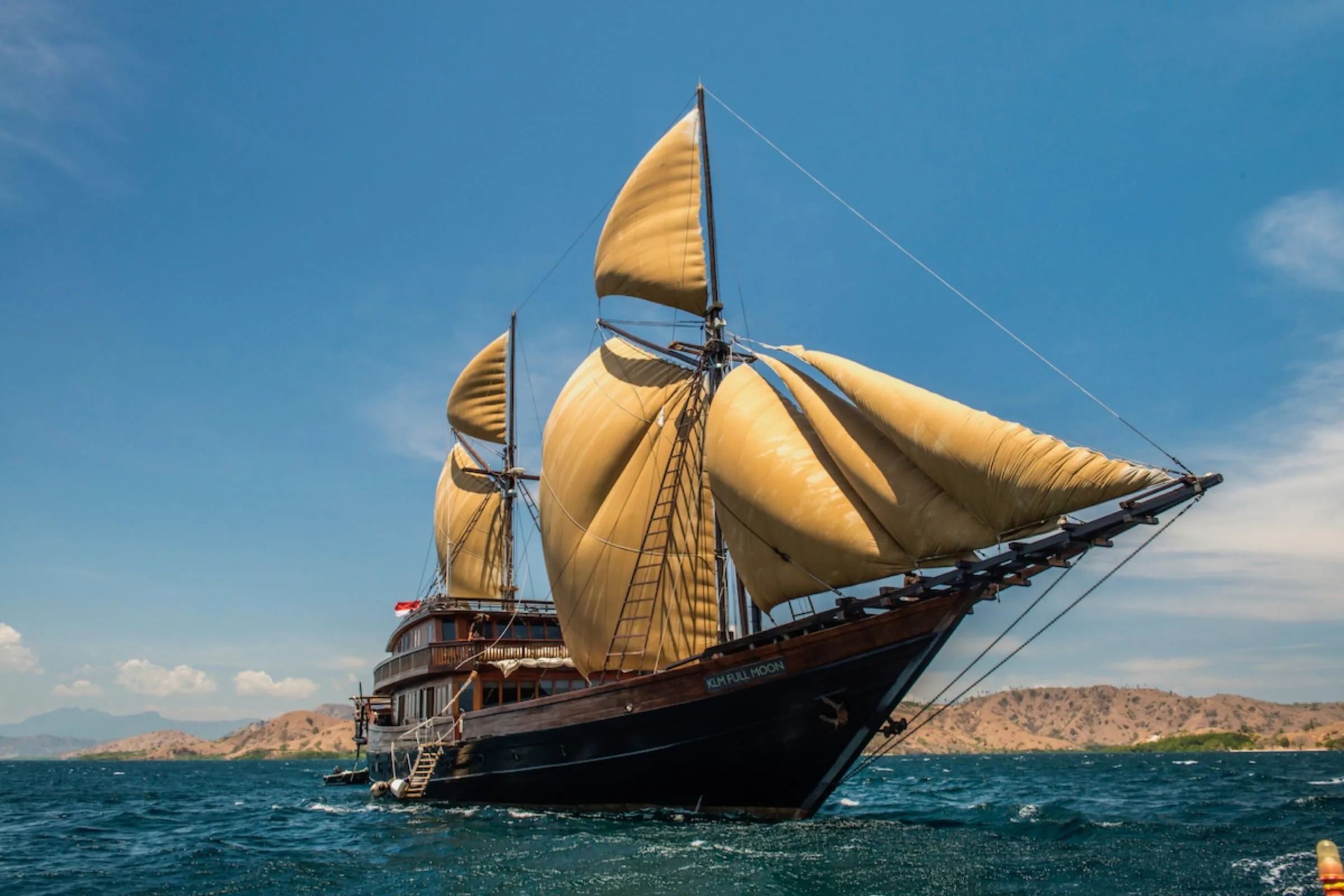 Alila Purnama luxury yacht