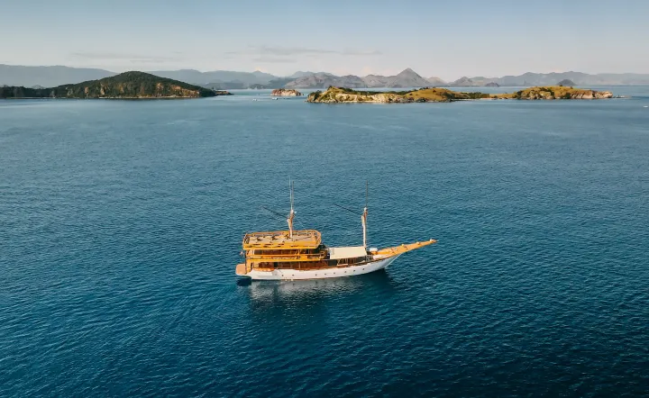 Andamari luxury yacht charter Indonesia