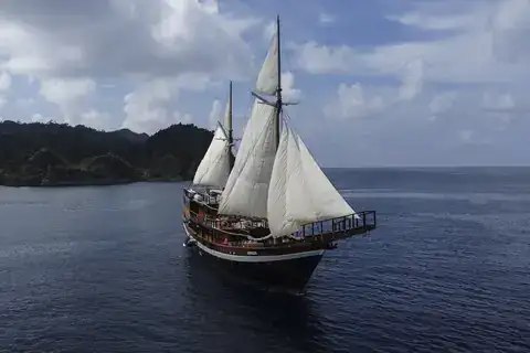 Coralia luxury yacht charter Indonesia