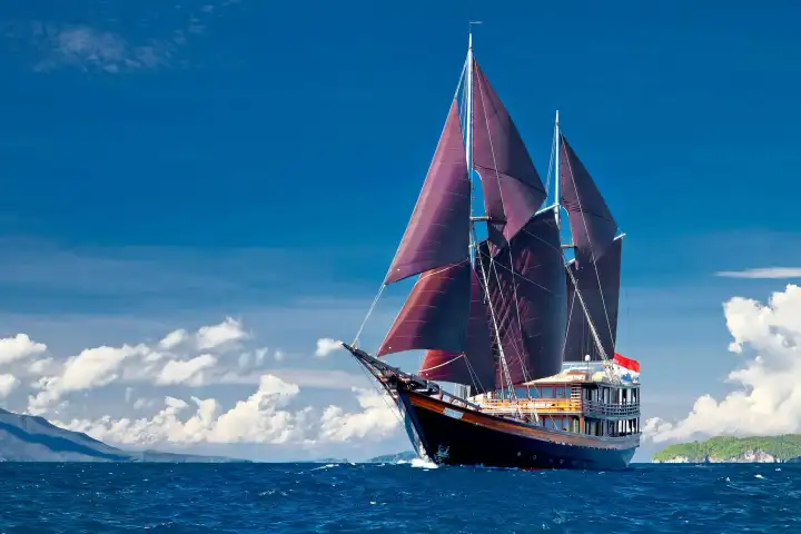 Dunia Baru luxury yacht charter Indonesia