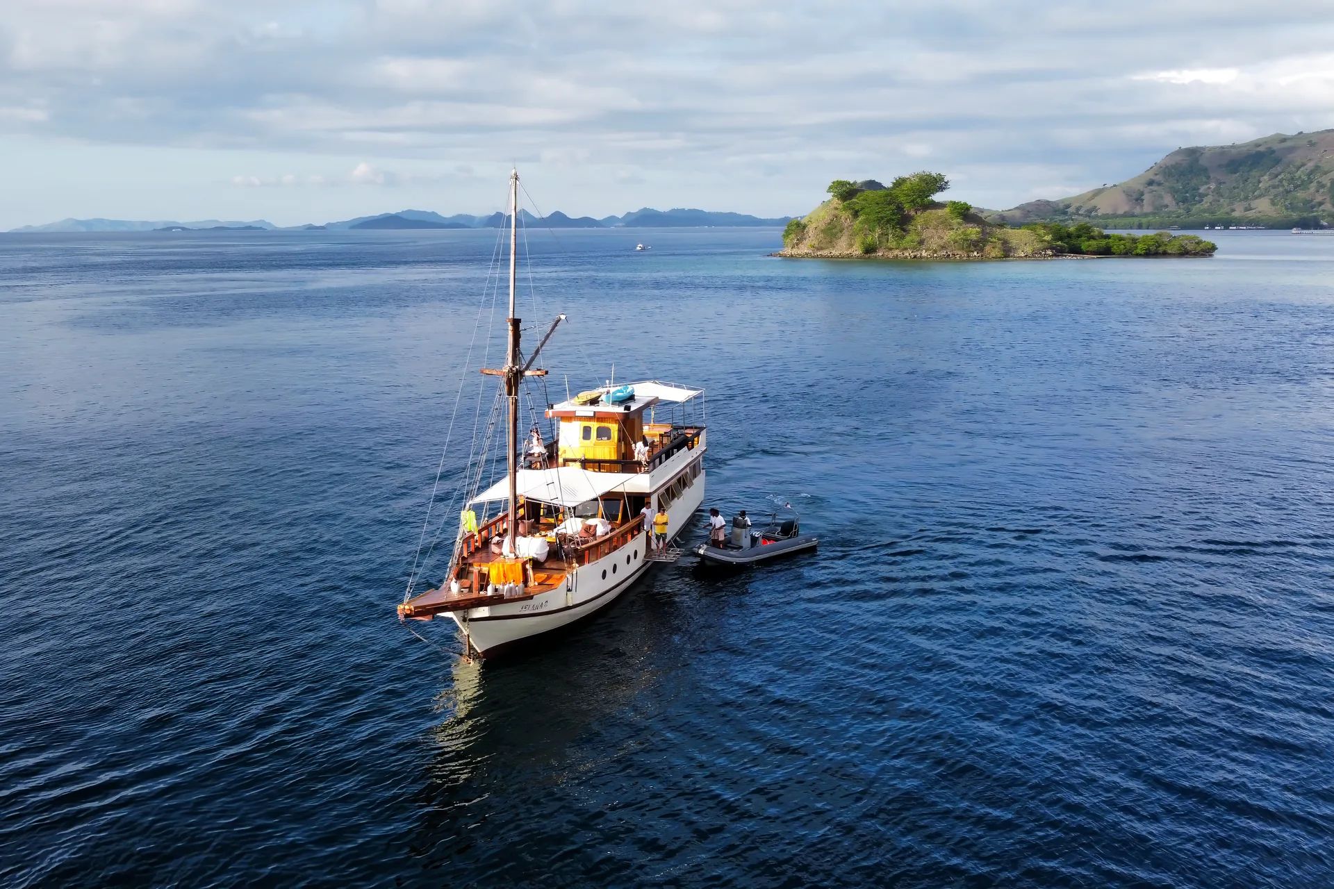 Kelana 2 luxury yacht charter Indonesia