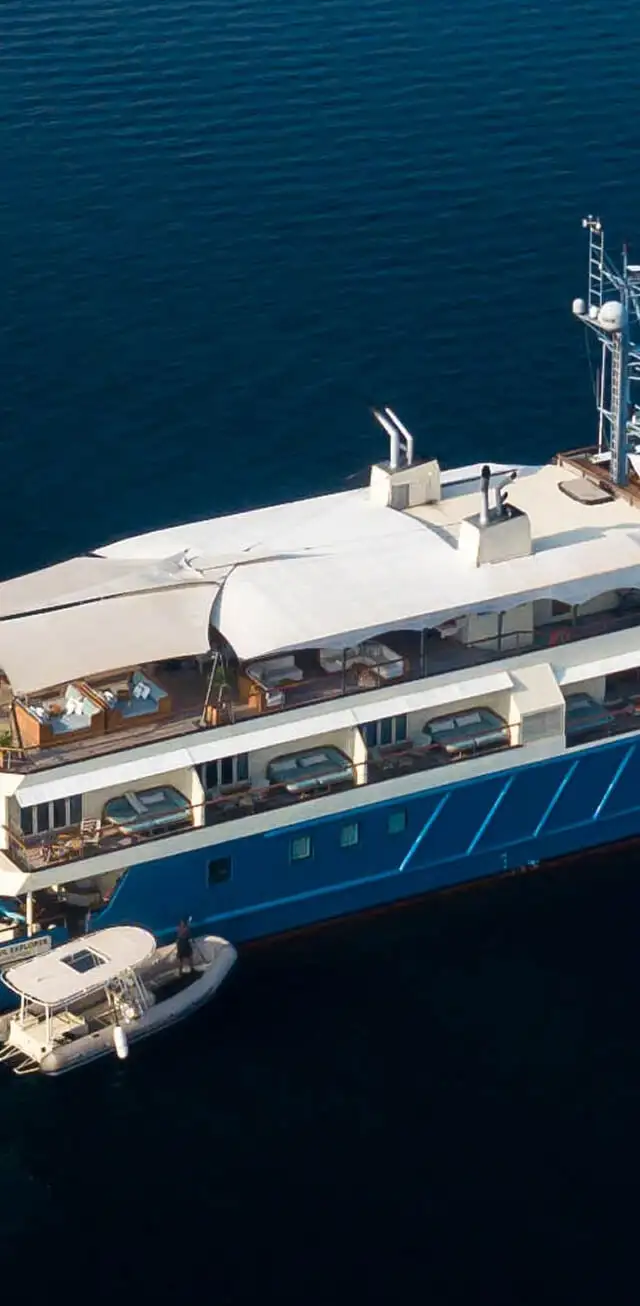 Kudanil luxury yacht charter Indonesia