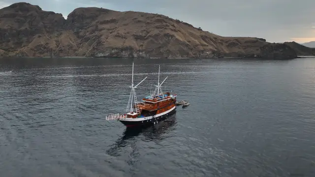 Lady Denok private yacht exterior