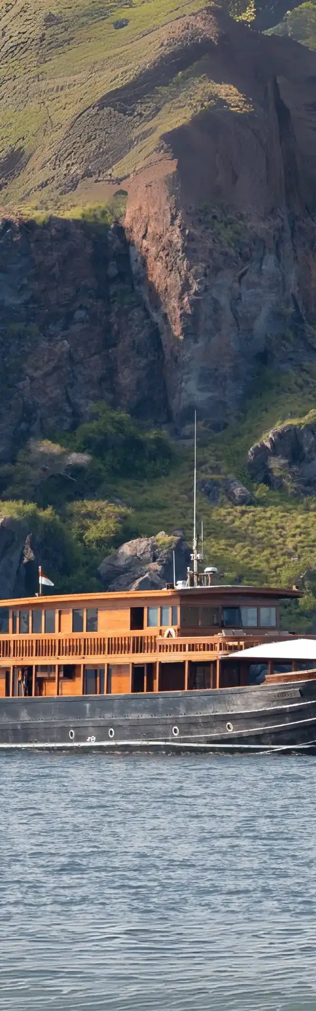 Mahodaya luxury yacht charter Indonesia