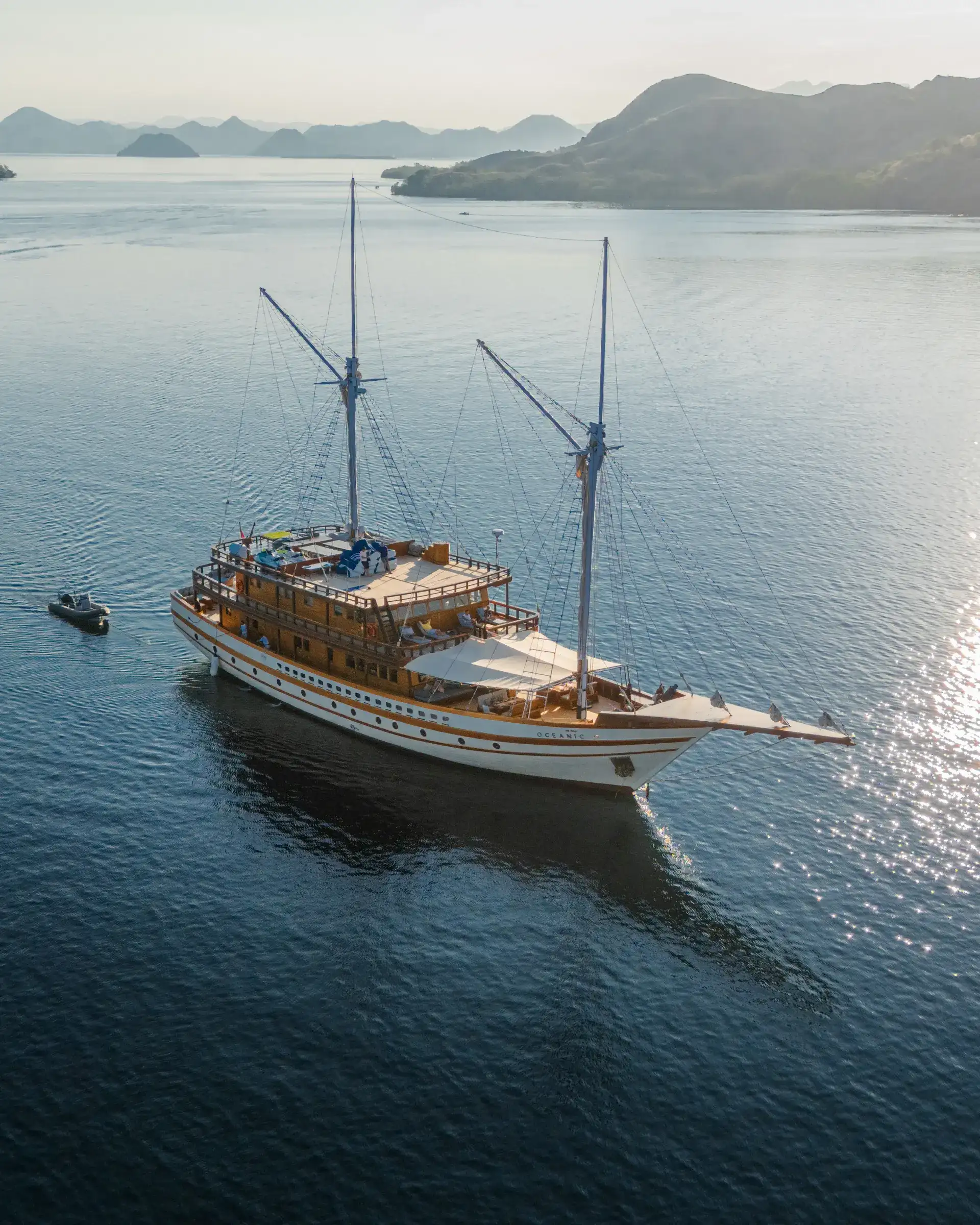 Maj Oceanic luxury yacht charter Indonesia