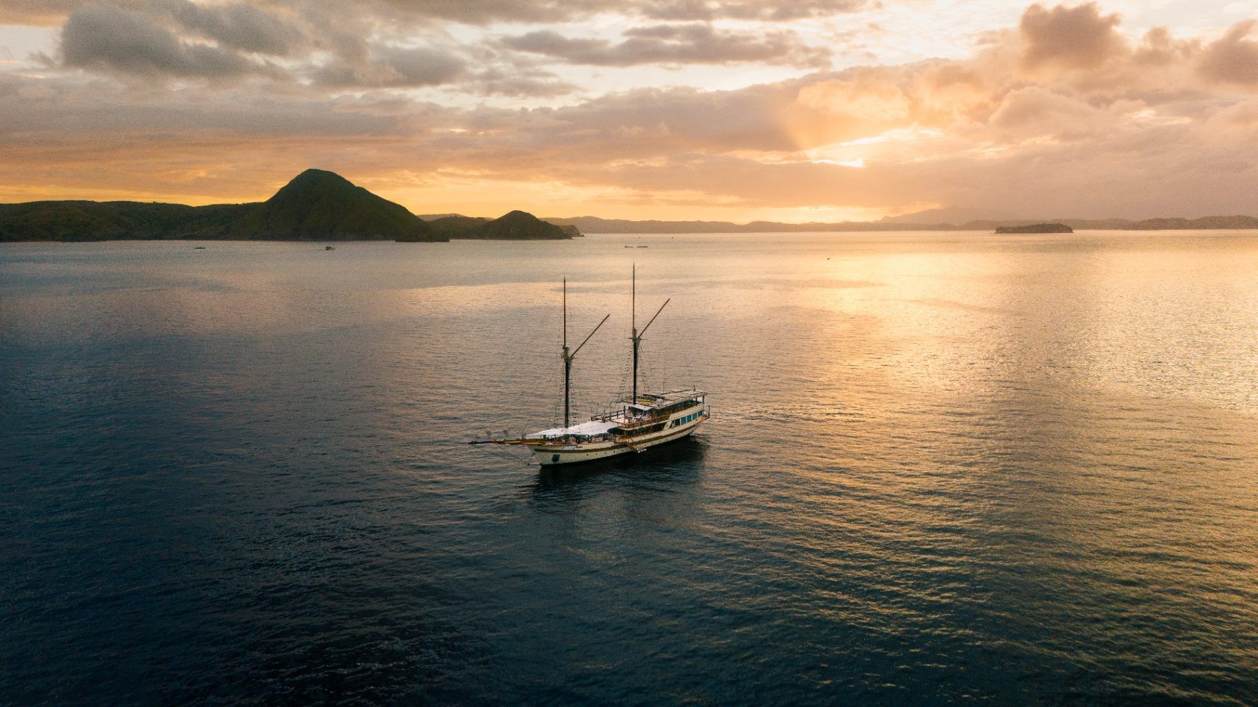 Otium luxury yacht charter Indonesia