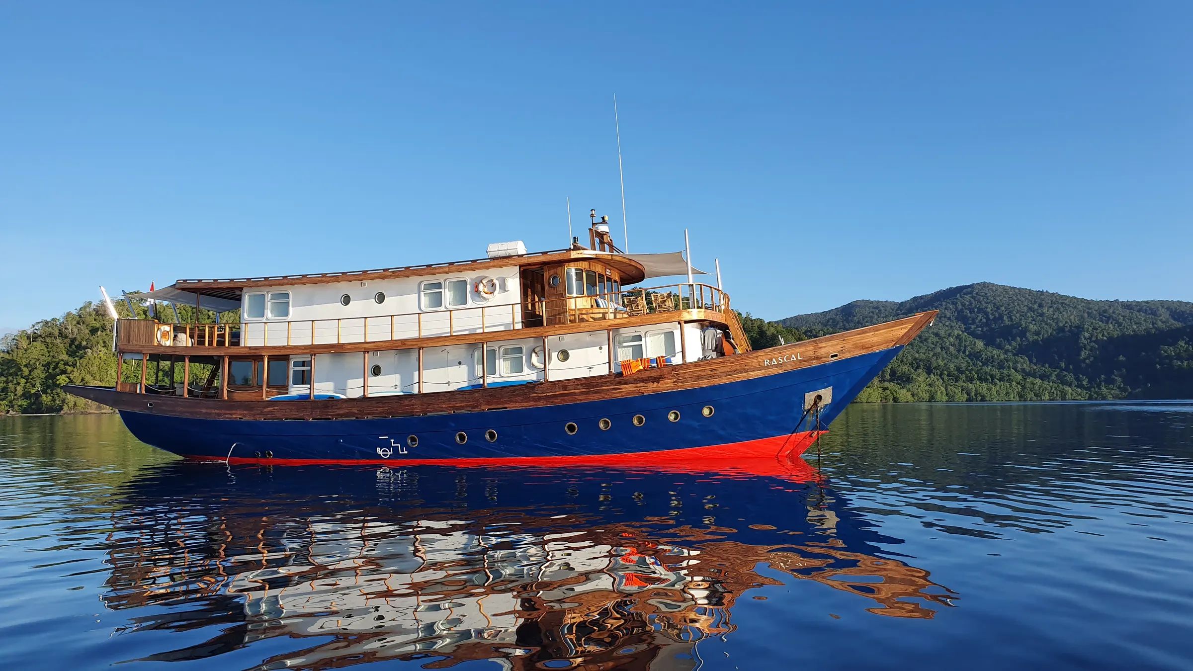 Rascal luxury yacht charter Indonesia