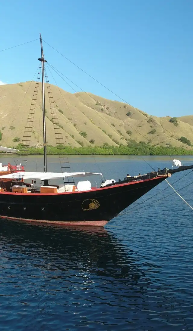 Samata luxury yacht charter Indonesia