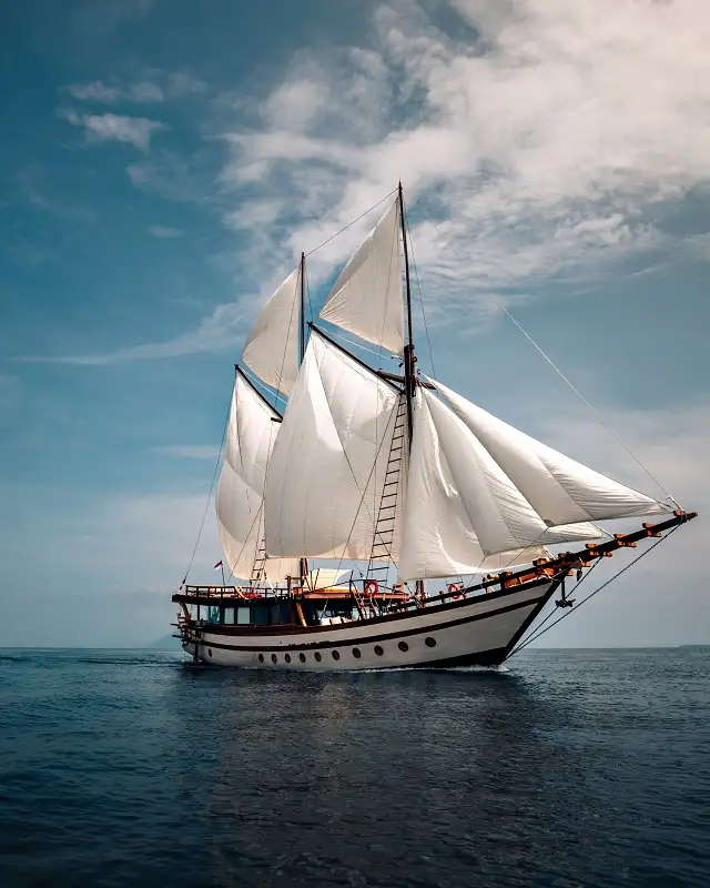 Senja luxury yacht charter Indonesia