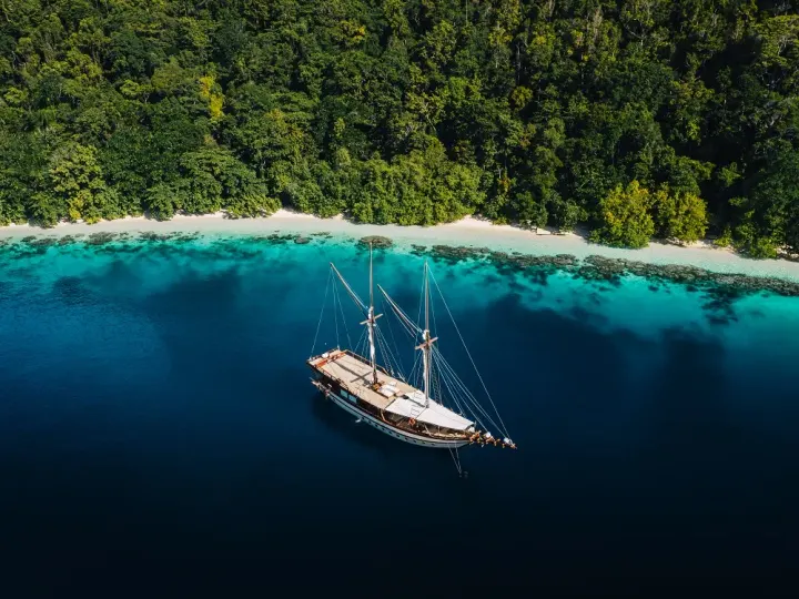 Senja luxury yacht charter Indonesia
