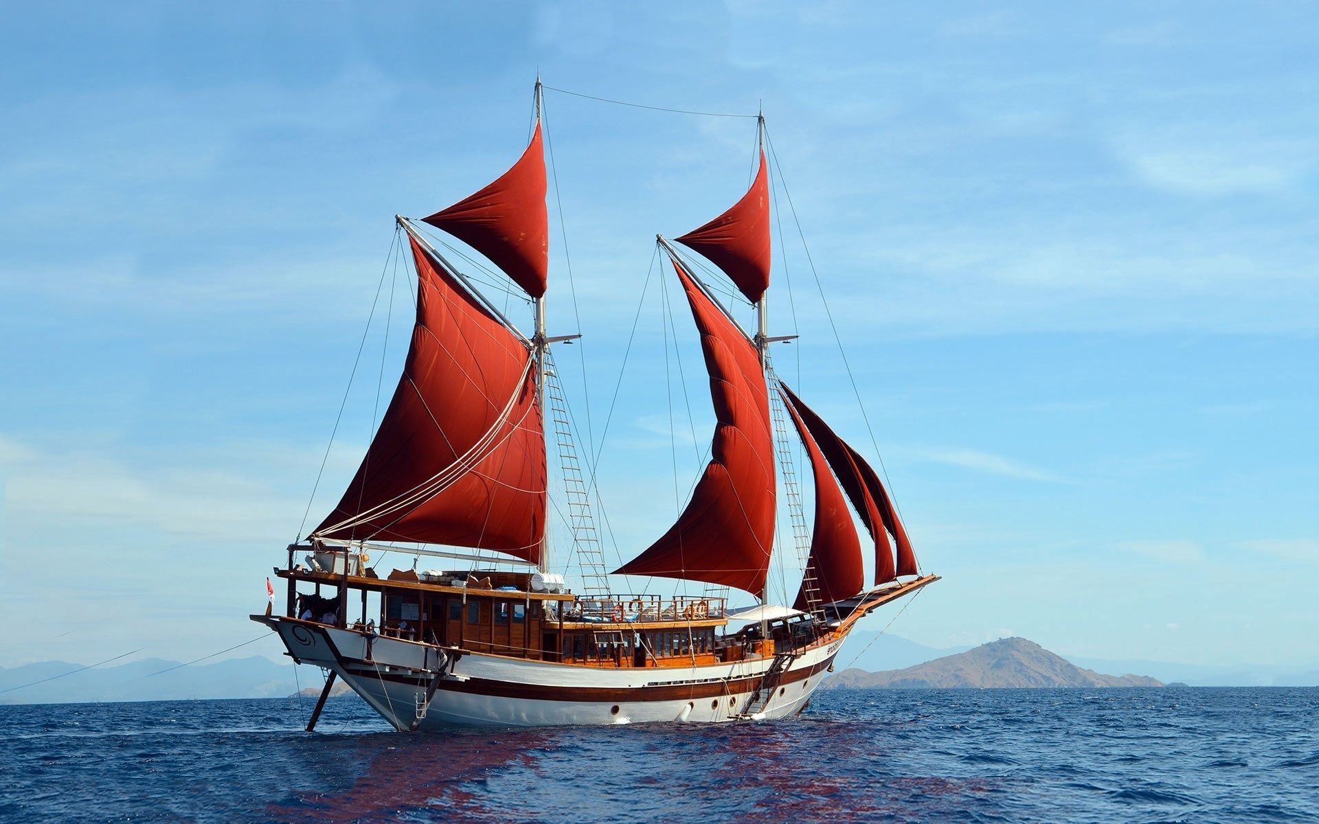 Tiare luxury yacht charter Indonesia